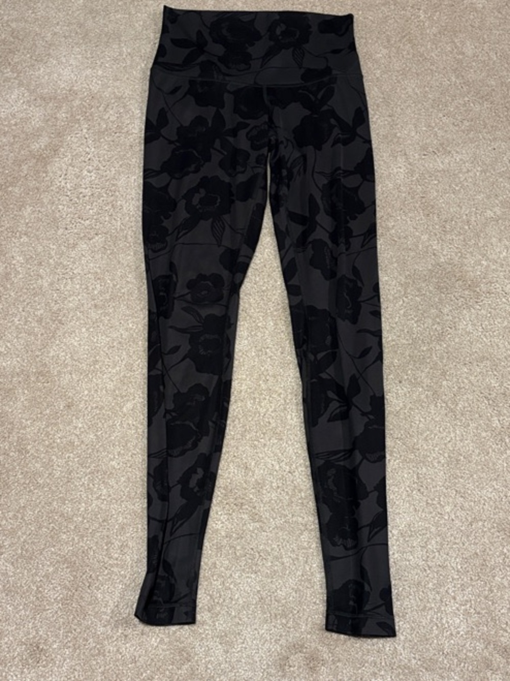 Lululemon Black and Gray Floral Print High-Waisted full length legging size 8